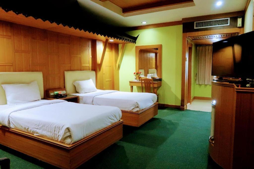 The Rich Hotel Nonthaburi Exteriör bild