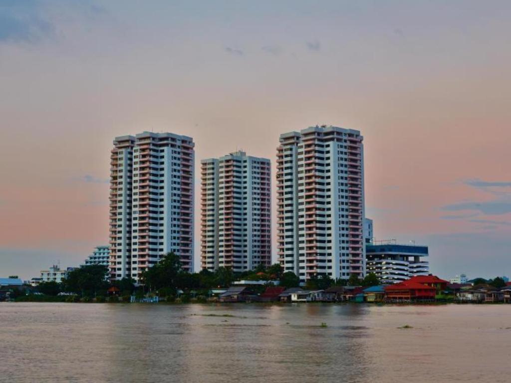 The Rich Hotel Nonthaburi Exteriör bild